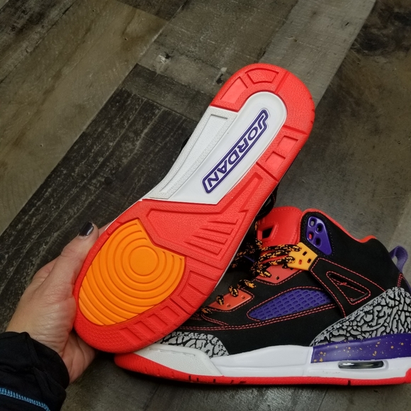 Jordan spizike gs tasmanian devil - Picture 6 of 7